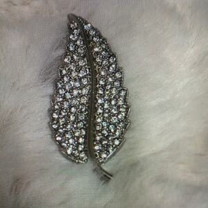 Elegant Silver Leaf Brooch